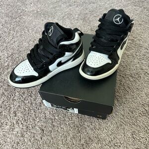 Air Jordan 1 Mid  Black /White Original, used in a good condition